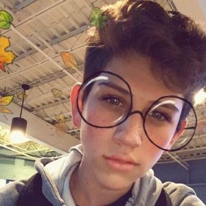 Meet your Posher, Luis